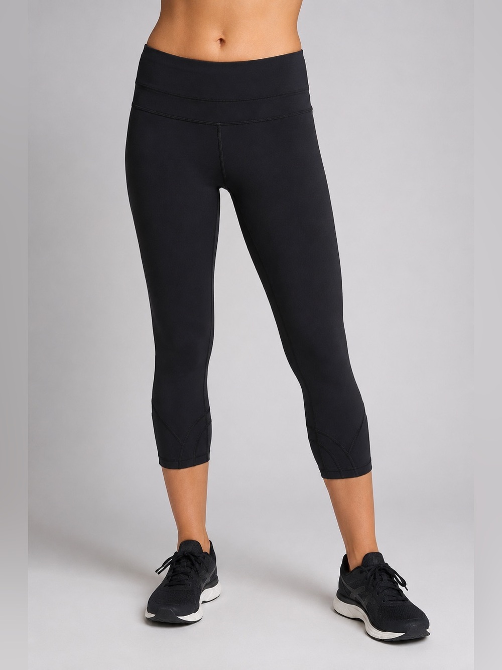 Lululemon Black Running Crop Leggings Size 6 Capri Reflective Zip Pocket